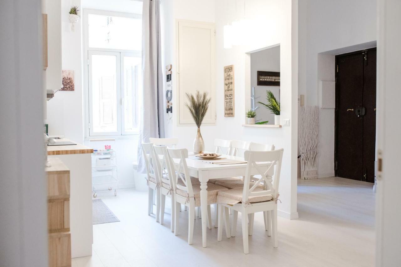 White Fanti Apartment Rom Exteriör bild