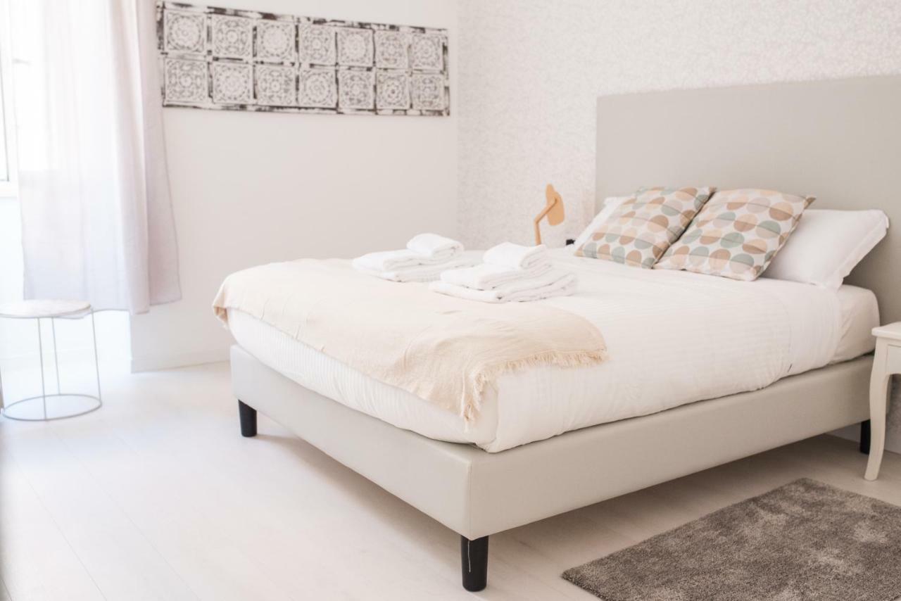 White Fanti Apartment Rom Exteriör bild
