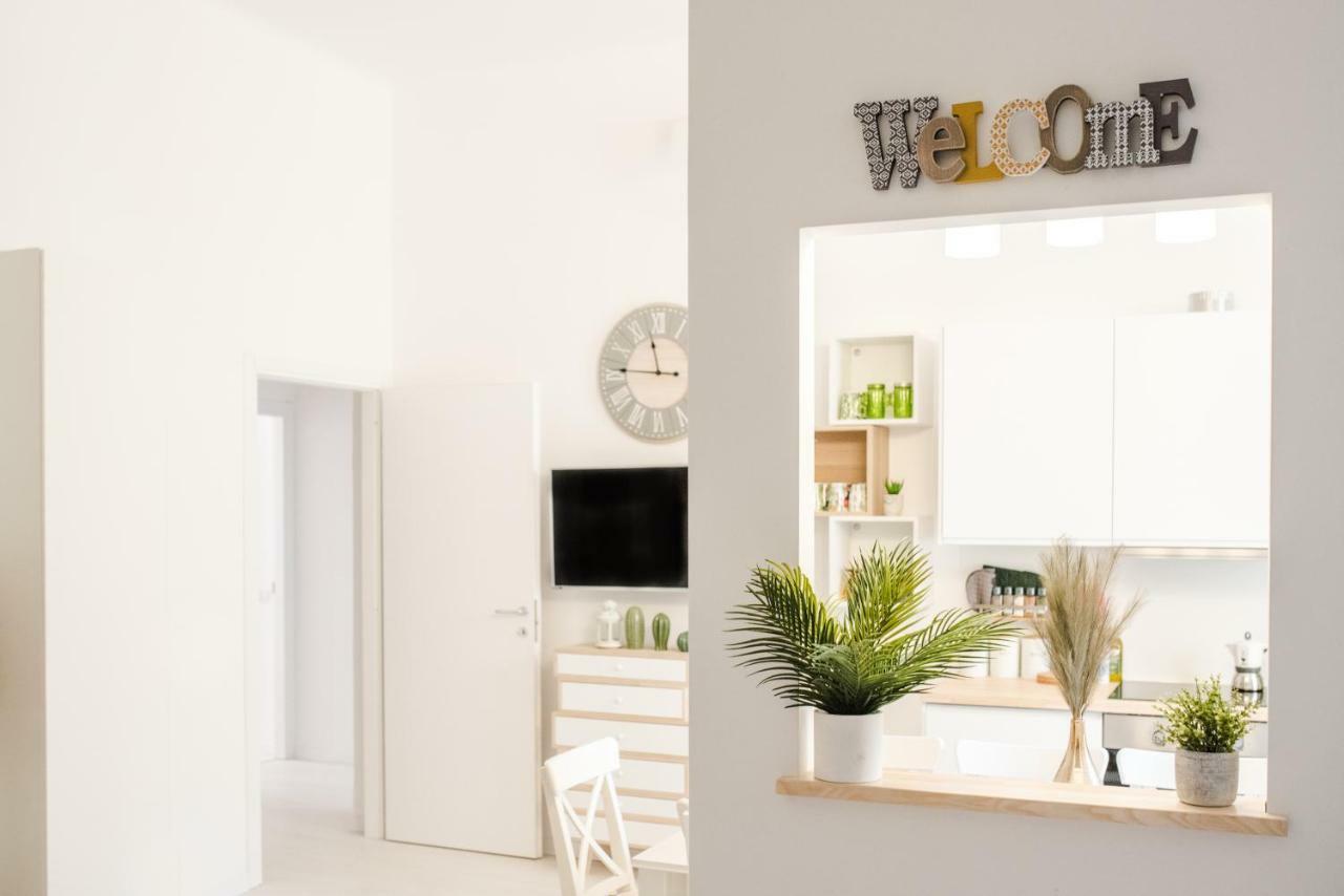 White Fanti Apartment Rom Exteriör bild