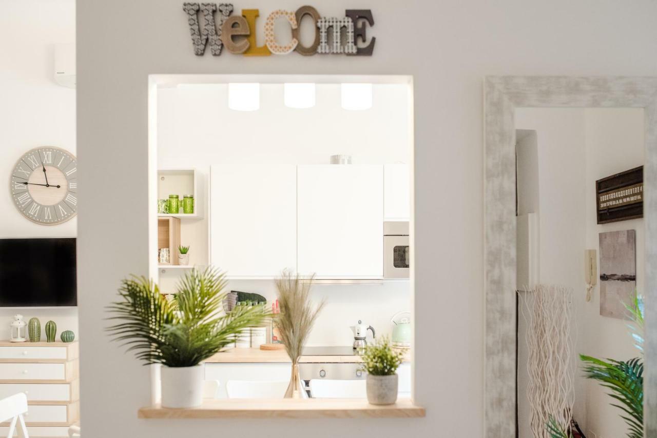 White Fanti Apartment Rom Exteriör bild