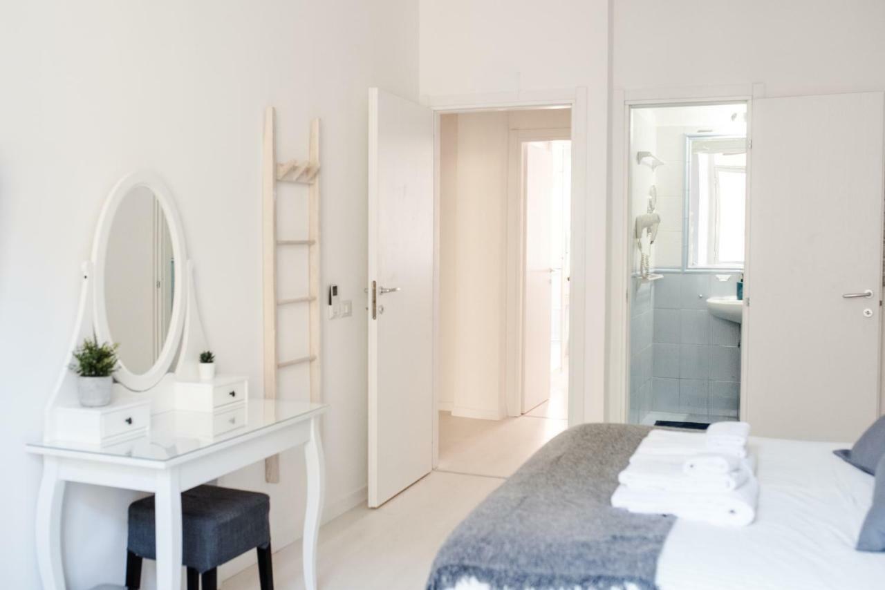 White Fanti Apartment Rom Exteriör bild